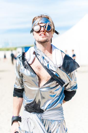 Partout, des looks futuristes... © WECANDANCE