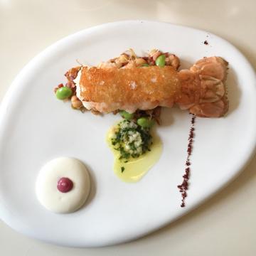 Langoustine frite et crème de fromage de chèvre (Bridges) | © Yonder.fr Langoustine frite et crème de fromage de chèvre (Bridges) | © Yonder.fr