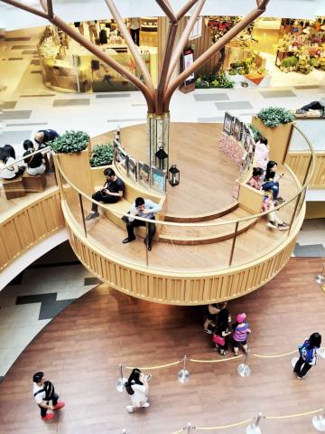 À l’intérieur du K11, le mall le plus arty de Shanghai © Yonder.fr À l'intérieur du K11, le mall le plus arty de Shanghai © Yonder.fr