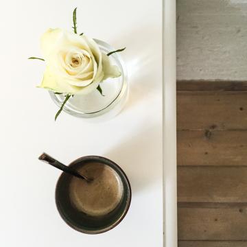 Fleur et café © Yonder.fr