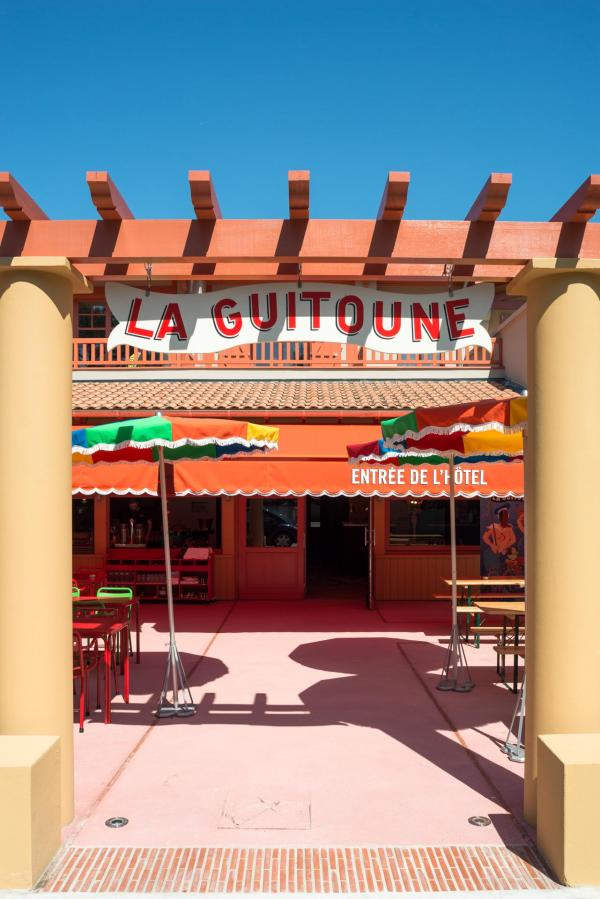 La Guitoune - Entrée de l'hôtel