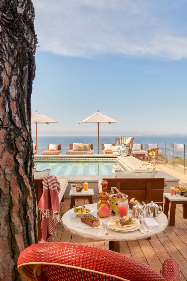 Hotel Lily of the Valley - Restaurant au bord de la piscine Hotel Lily of the Valley - Restaurant au bord de la piscine