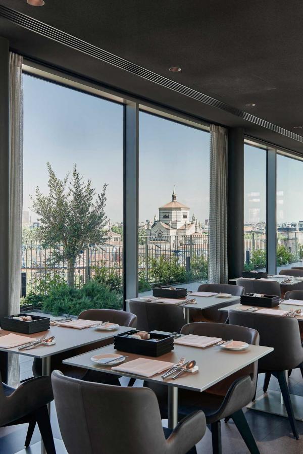 Hotel VIU Milan - Restaurant avec vue panoramique, au sommet de l’hôtel Hotel VIU Milan - Restaurant avec vue panoramique, au sommet de l'hôtel