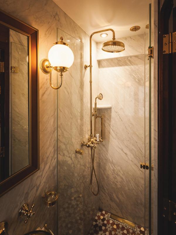 Venice Simplon-Orient-Express - Grand Suite (Salle de Bain) Venice Simplon-Orient-Express - Grand Suite (Salle de Bain)