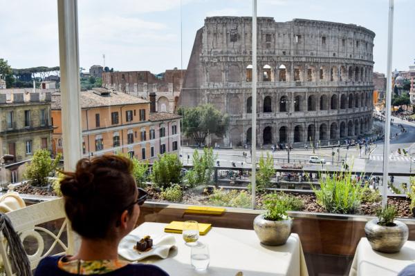 Vue sur le Colisée depuis la terrasse d’Aroma © Yonder.fr Vue sur le Colisée depuis la terrasse d'Aroma © Yonder.fr