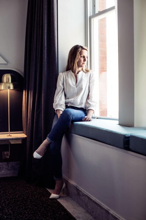 Henrietta Hotel - Portrait - Dorothée Meilichzon