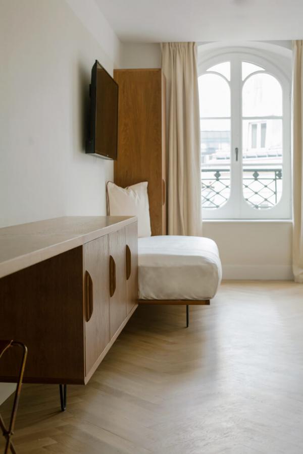 Hôtel du Sentier – Chambre © Antoine Cadot