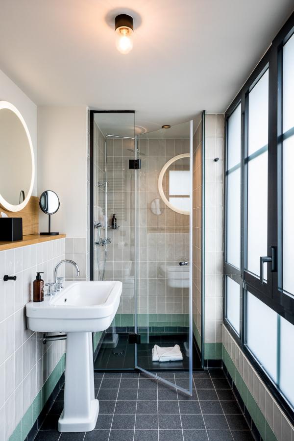 Le Grand Quartier – Salle de bain © Romain Ricard 