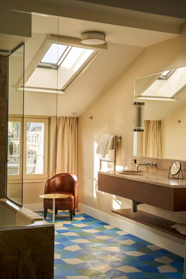 Hôtel du Sentier – Chambre terrasse © Bastien Rossi