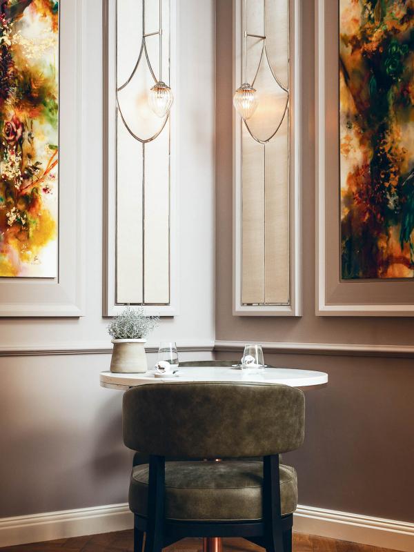 La carte propose les meilleurs produits d’Angleterre, comme le bœuf Wagyu des Highlands La carte propose les meilleurs produits d’Angleterre, comme le bœuf Wagyu des Highlands