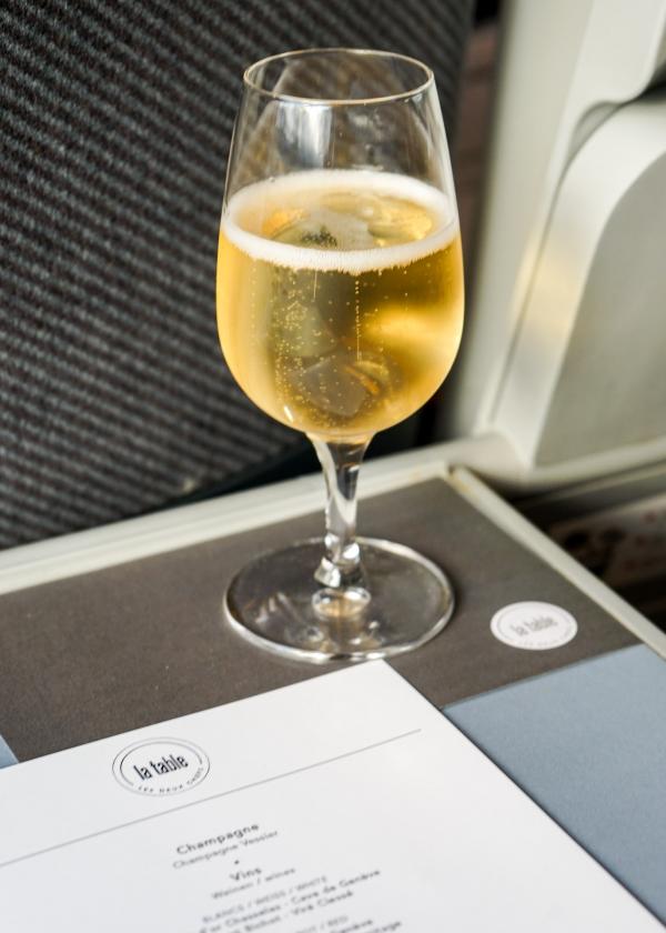 ... et dans un vrai verre, s’il vous plaît ! © YONDER.fr ... et dans un vrai verre, s'il vous plaît ! © YONDER.fr