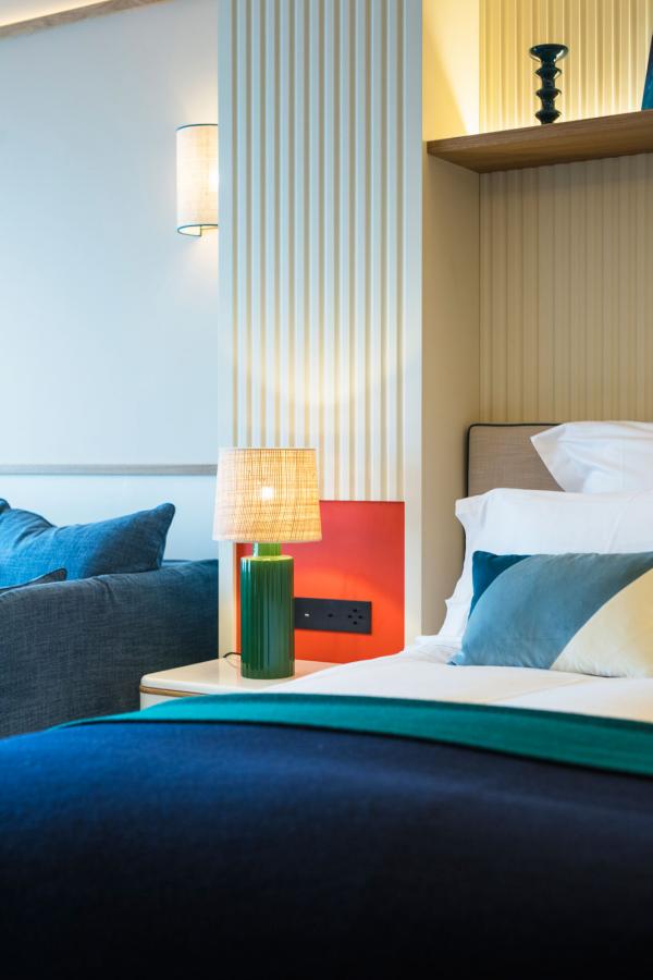 Hôtel Café de Paris, Biarritz | Chambre © Matthieu Cellard