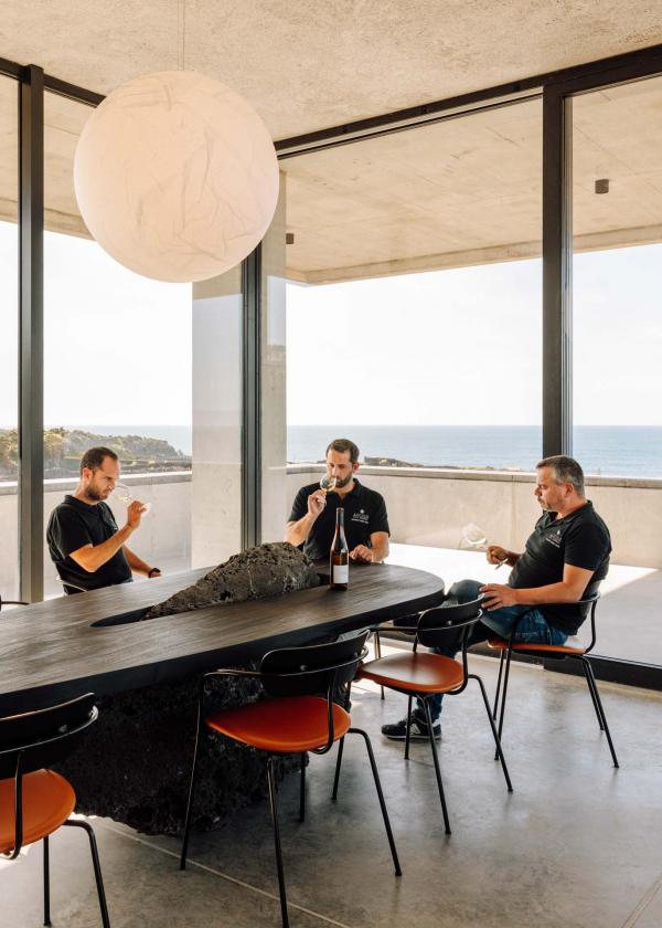 Les trois fondateurs de la Azores Wine Company : António Maçanita, Filipe Rocha et Paulo Machado © Francisco Nogueira Les trois fondateurs de la Azores Wine Company : António Maçanita, Filipe Rocha et Paulo Machado © Francisco Nogueira