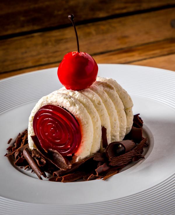 Hôtel Restaurant du Lac de Madine — Forêt Noire © DR Hôtel Restaurant du Lac de Madine — Forêt Noire © DR