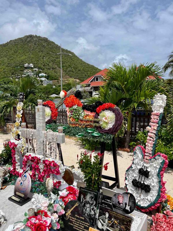 Tombe de Johnny Hallyday © Pierre Gautrand 