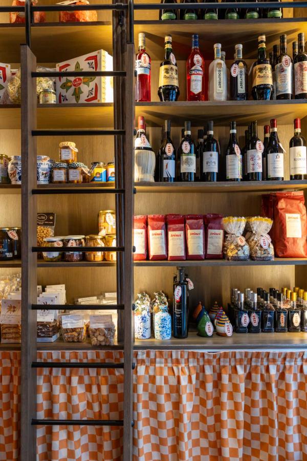 Pizi, Paris Pizi, Paris