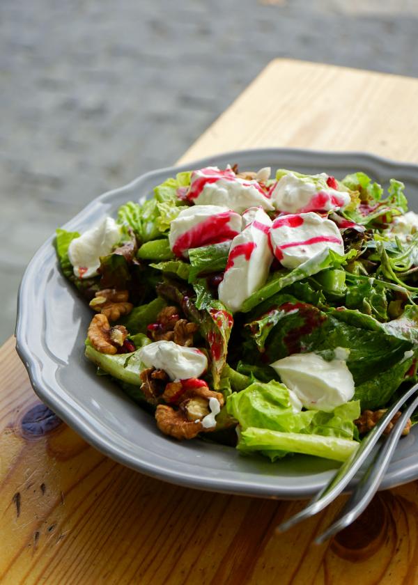 Les noix sont à l’honneur de la cuisine traditionnelle, ici servie au restaurant Culinarium Khasheria © MB/YONDER.fr Les noix sont à l'honneur de la cuisine traditionnelle, ici servie au restaurant Culinarium Khasheria © MB/YONDER.fr