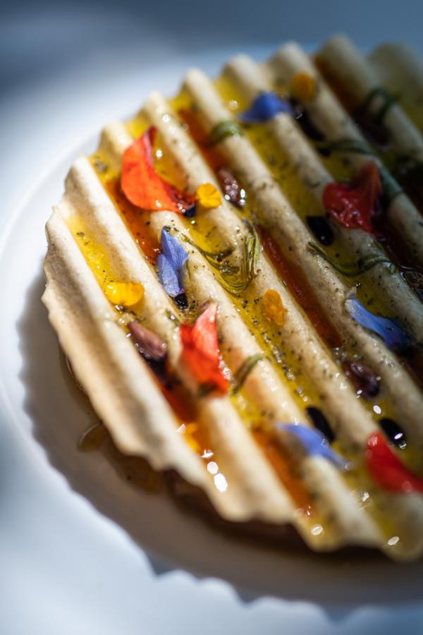 Entrée « Pissaladière-pizza » à l’Oustau de Baumanière © DR Entrée « Pissaladière-pizza » à l'Oustau de Baumanière © DR