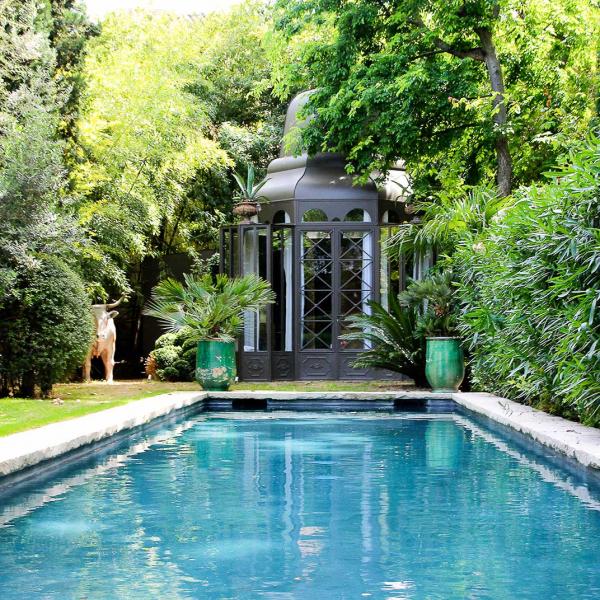 La Divine Comédie : plus grand jardin privé d’Avignon. La Divine Comédie : plus grand jardin privé d'Avignon.