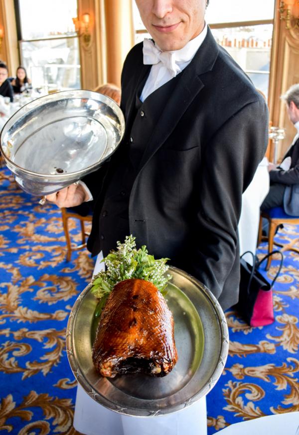 Le légendaire canard n'a pas disparu de la carte de la Tour d'Argent © YONDER.fr