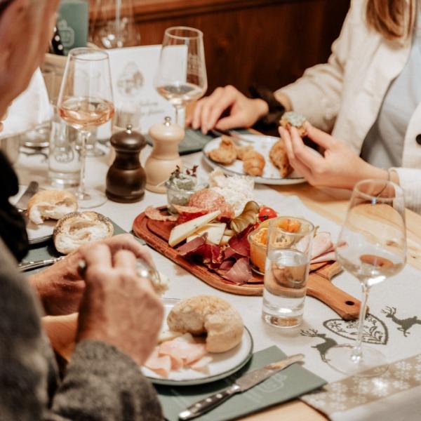 © mayerampfarrplatz.pfarrwirt IG © mayerampfarrplatz.pfarrwirt IG