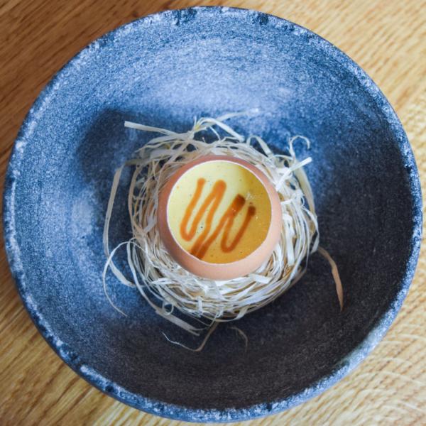 Oeuf, crème de maïs, caramel coulant © Yonder.fr