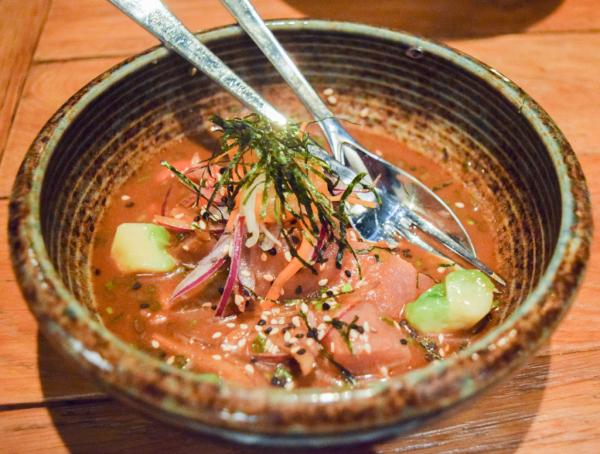 Ceviche "Nikkei" (Bonite, ponzu, sésame blanc, leche de tigre dashi) © Yonder.fr