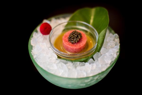 Création culinaire de Nobu ("Toro Tartar") © Henry Hagreaves