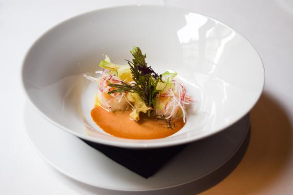 Ravioles de langoustines, julienne de radis, sauce siam © Yonder.fr