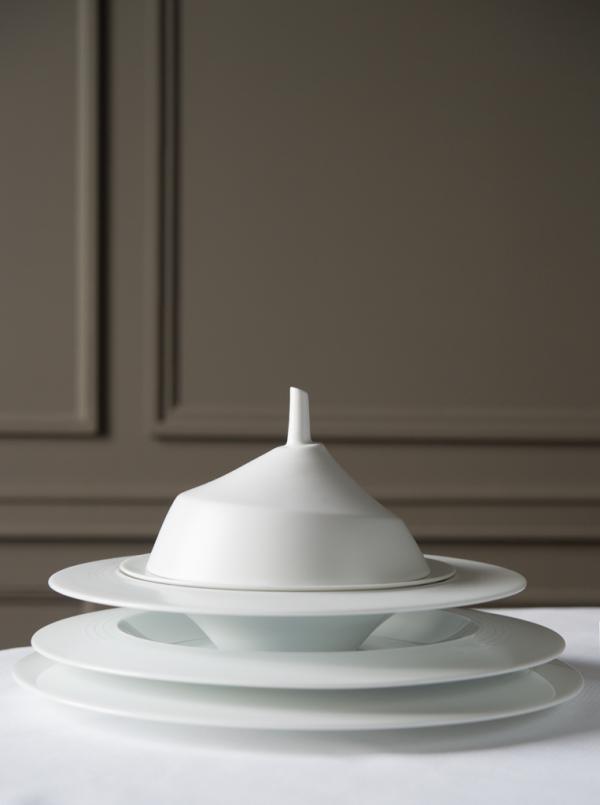 Arts de la table contemporains signés Bruno Moretti © Laurence MOUTON Arts de la table contemporains signés Bruno Moretti © Laurence MOUTON