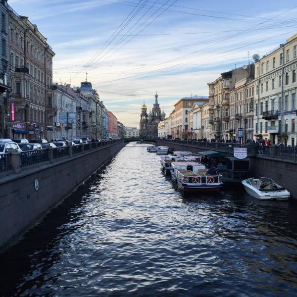Le canal Griboïedov vu depuis la Perspective Nevski | © YONDER.fr