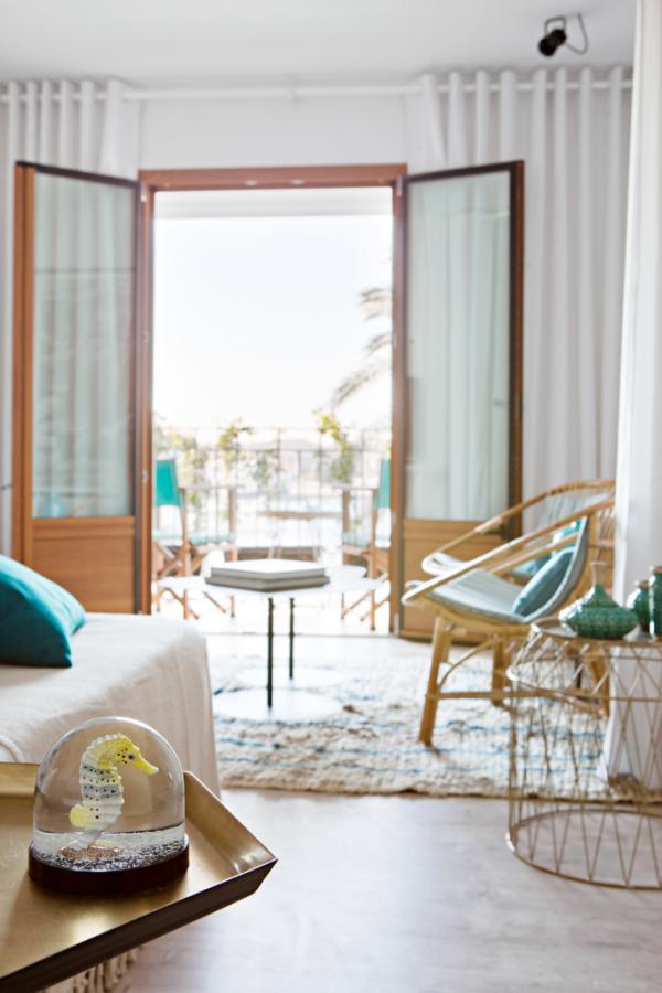 Chaque suite s'ouvre un balcon ou une terrasse © Yann Deret