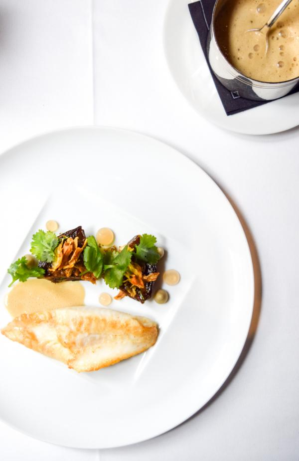 Saint-pierre rôti, concentration d’artichauts, sakura © Yonder.fr