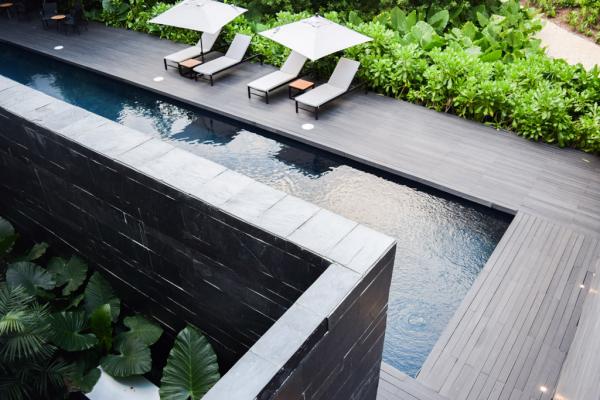 La piscine «intérieure» de l’hôtel, celle à laquelle le spa donne accès © Yonder.fr La piscine "intérieure" de l'hôtel, celle à laquelle le spa donne accès © Yonder.fr