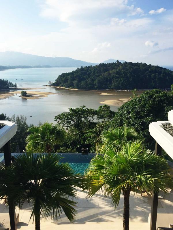 Vue d’une résidence privée sur la baie © Constance Lugger Vue d’une résidence privée sur la baie © Constance Lugger