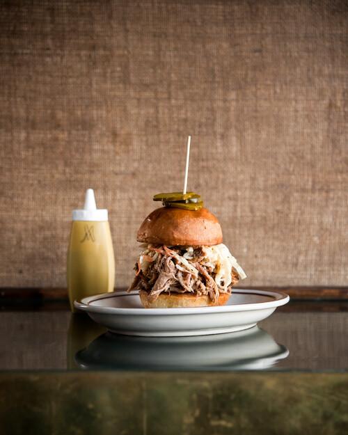 Dinette Triple Crown - meilleurs restaurants de Montréal © 5 Services