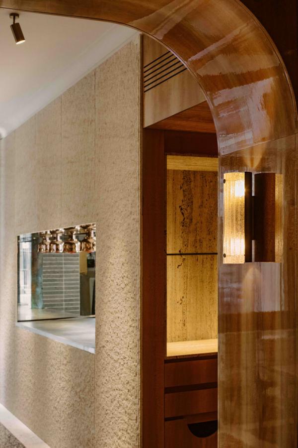 Restaurant Mallory Gabsi | Décor signé Arnaud Behzadi Architectures | © Matthieu Salvaing Restaurant Mallory Gabsi | Décor signé Arnaud Behzadi Architectures | © Matthieu Salvaing