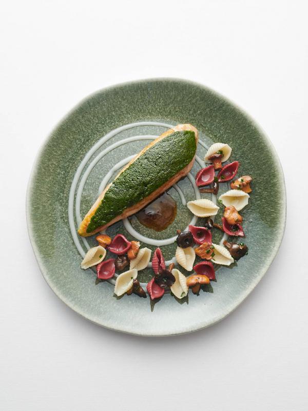 Le Bellevue (Royal Champagne Hôtel & Spa) | Suprême de volaille de Champagne, pâtes Nominettes aux champignons © DR Le Bellevue (Royal Champagne Hôtel & Spa) | Suprême de volaille de Champagne, pâtes Nominettes aux champignons © DR