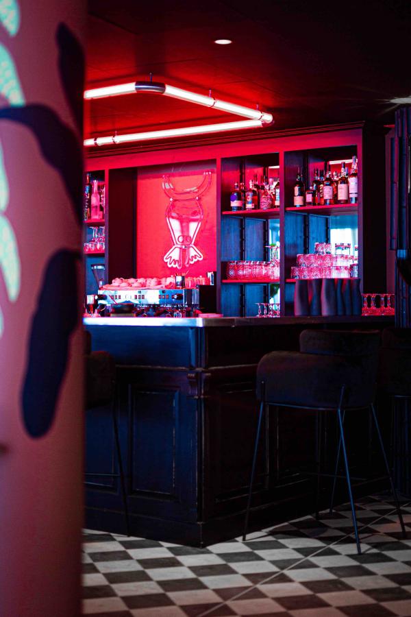 Bar © Pookie Cookie Studio 