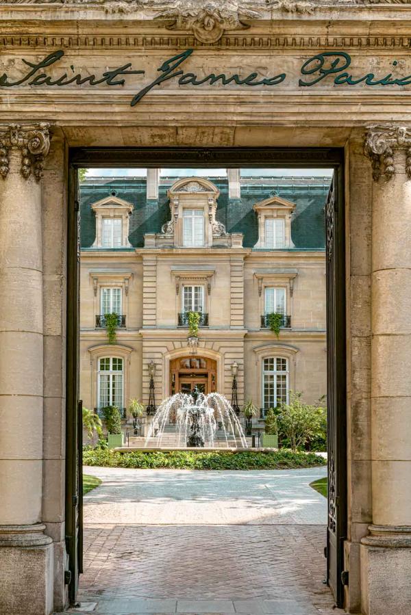 Bibliothèque du Saint James Paris © Patrick Locqueneux Bibliothèque du Saint James Paris © Patrick Locqueneux