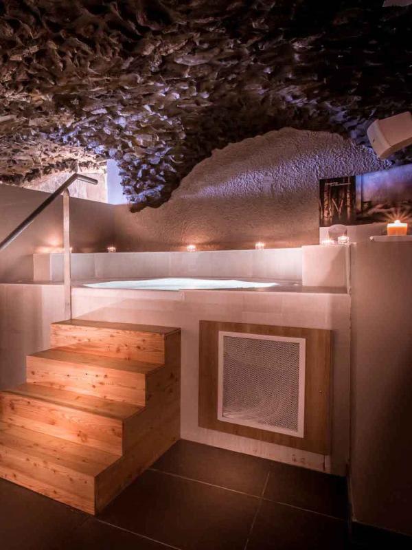 Hôtel Grand Aigle – Jacuzzi © Mickael Goupil Hôtel Grand Aigle – Jacuzzi © Mickael Goupil