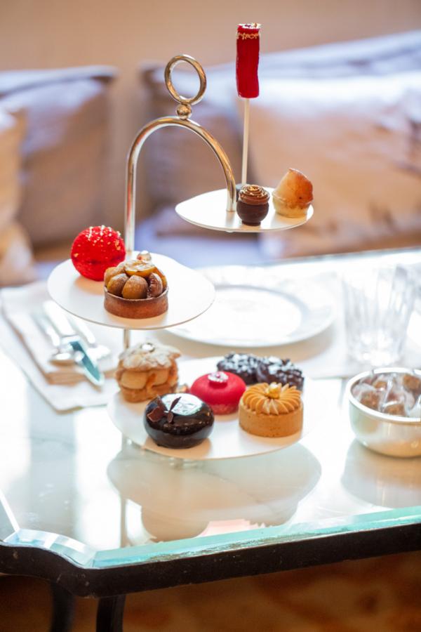 Hôtel Plaza Athénée | Goûter dans la Galerie © Pierre Monetta