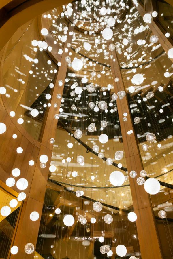 Lobby Barrière Les Neiges © Fabrice Rambert