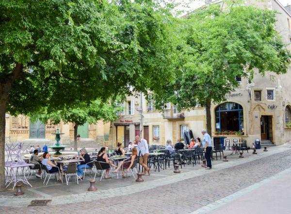 L’air provençal de la Place Jeanne d’Arc © Pierre Gunther