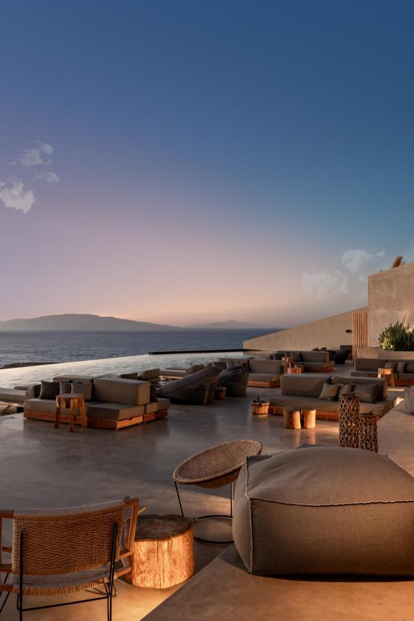 Andronis Arcadia | Terrasse au coucher de soleil © Andronis Arcadia Andronis Arcadia | Terrasse au coucher de soleil © Andronis Arcadia