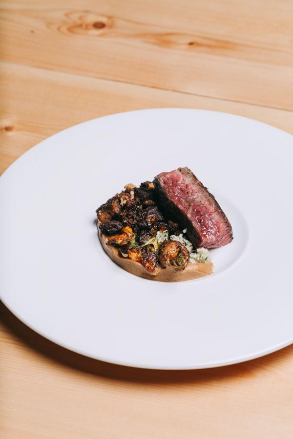 White Suite — restaurant Cardume © Armando Jorge Mota Ribeiro White Suite — restaurant Cardume © Armando Jorge Mota Ribeiro