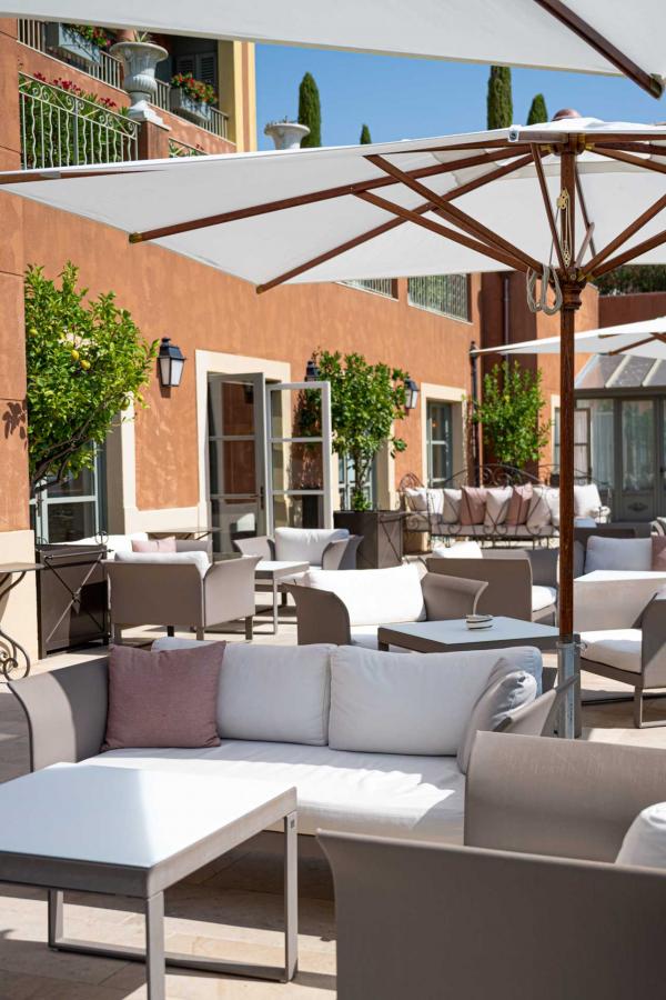 Hôtel & Spa du Castellet — Bar © LiveandShoott Hôtel & Spa du Castellet — Bar © LiveandShoott