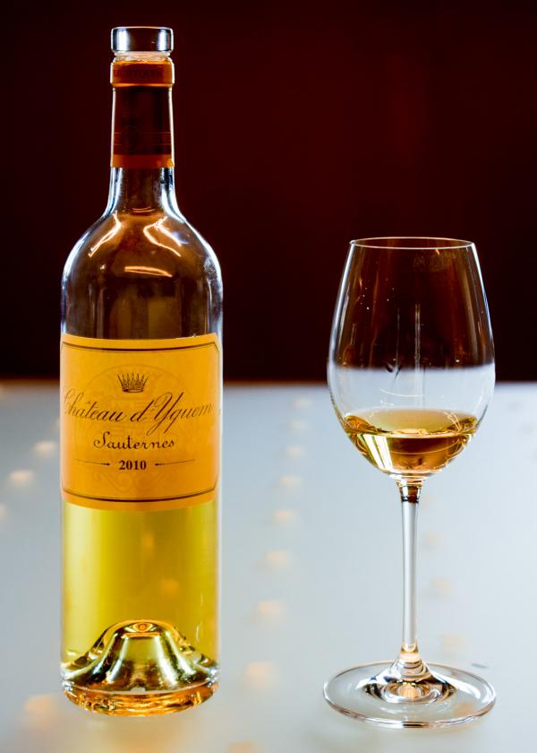 Dégustation d'un millésime de Château d'Yquem à la fin de la visite © YONDER.fr