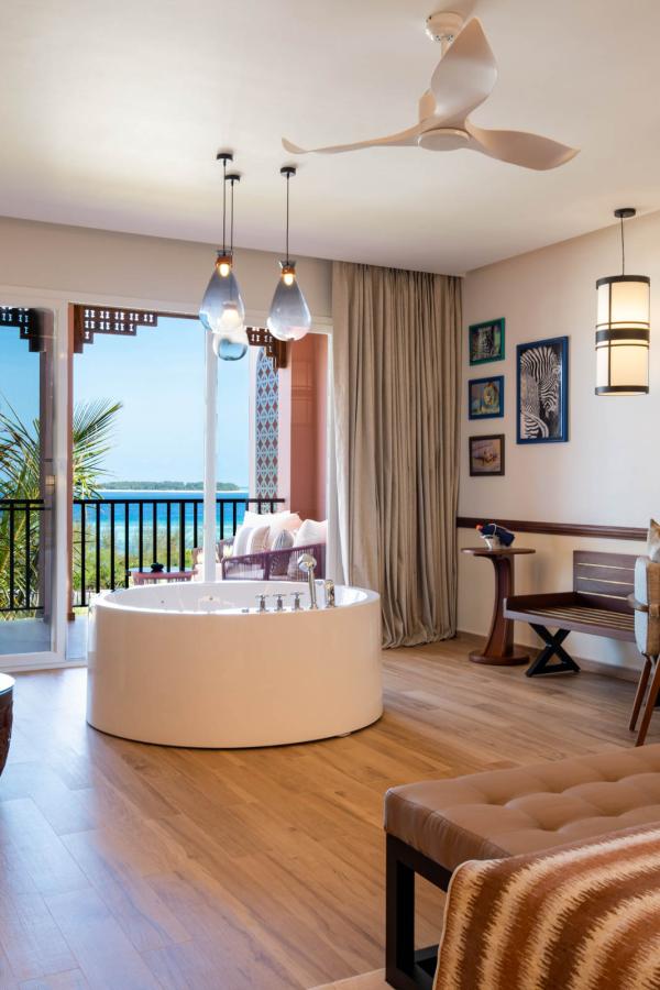 Jacuzzi Superior Junior Suite © The Mora Jacuzzi Superior Junior Suite © The Mora