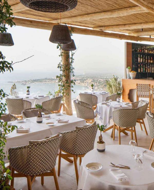 Restaurant Anciovi © Four Seasons Hotels & Resorts Restaurant Anciovi © Four Seasons Hotels & Resorts